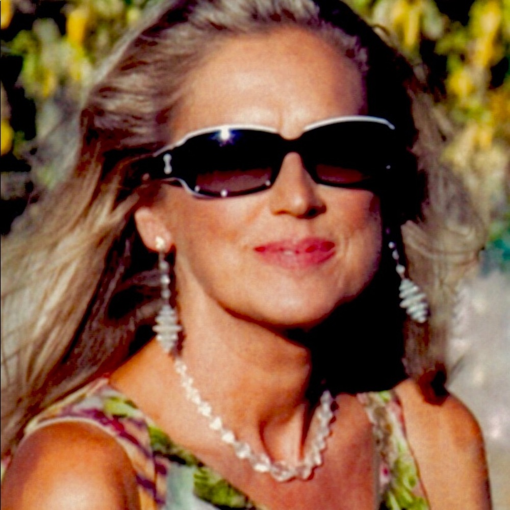 Meet your Posher, Sherry